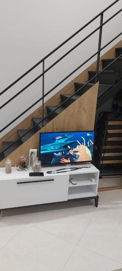 Apartament Me Qera Dublex Lungomare Vlorë 外观 照片