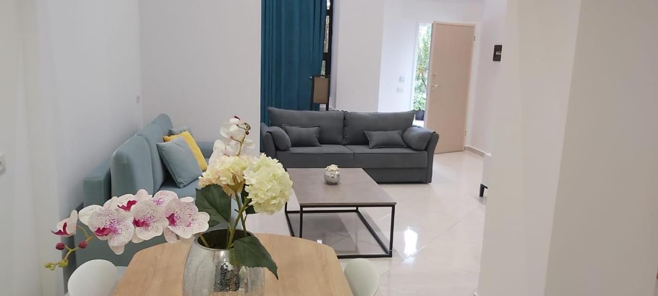 Apartament Me Qera Dublex Lungomare Vlorë 外观 照片